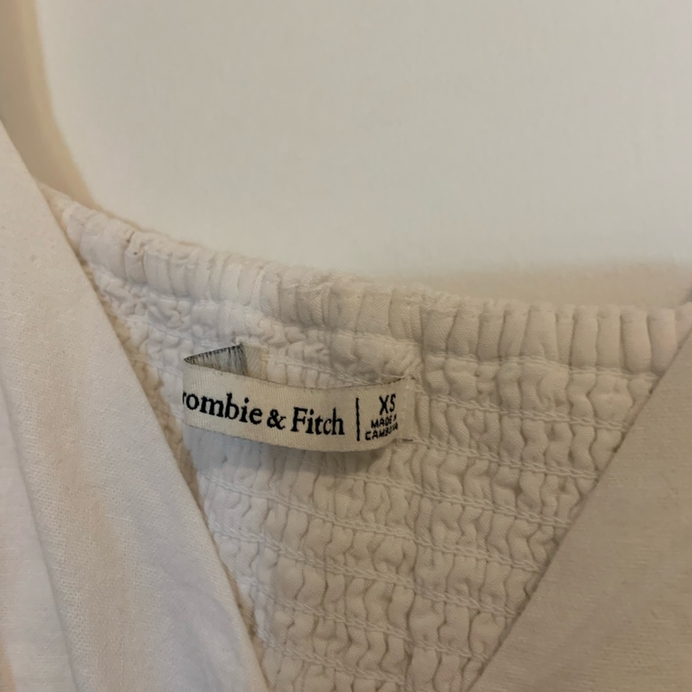 Abercrombie Linen crop top size XS